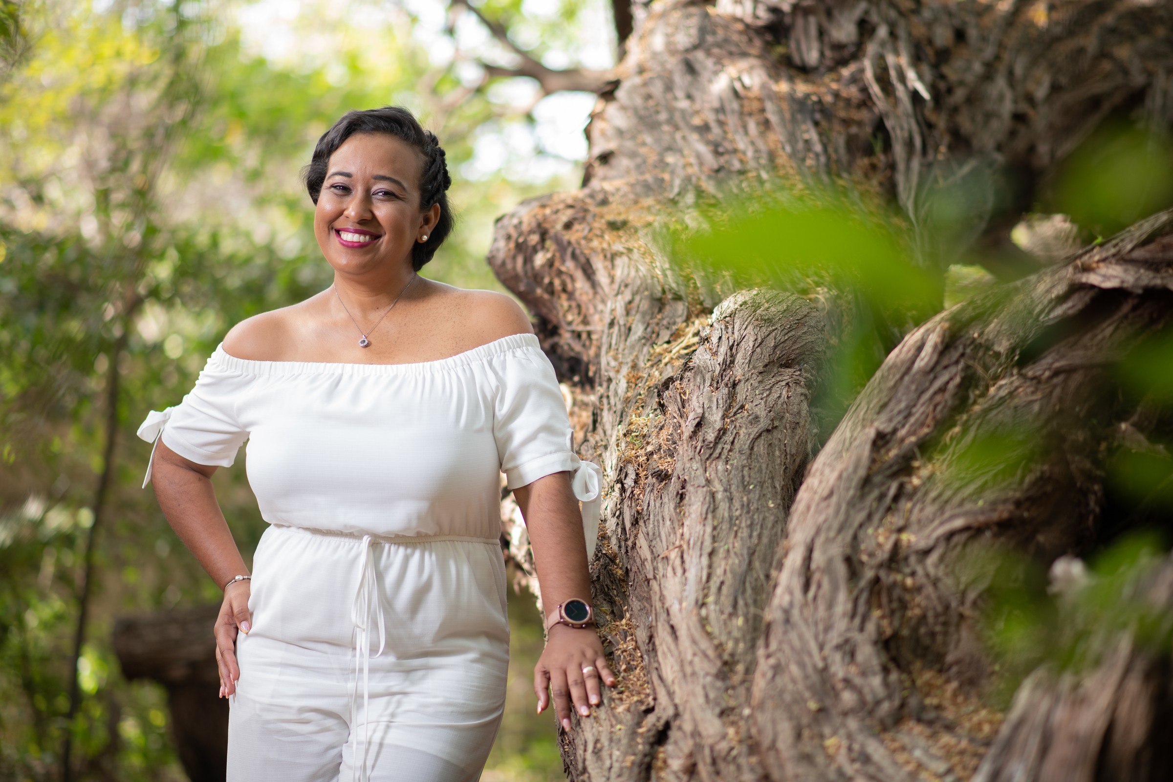 Hannella Martinus-Broos standing beside a tree